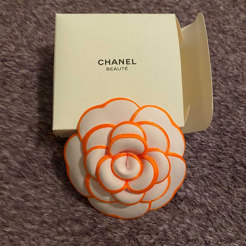 SALE❗️Authentic Chanel White and Orange Camilla